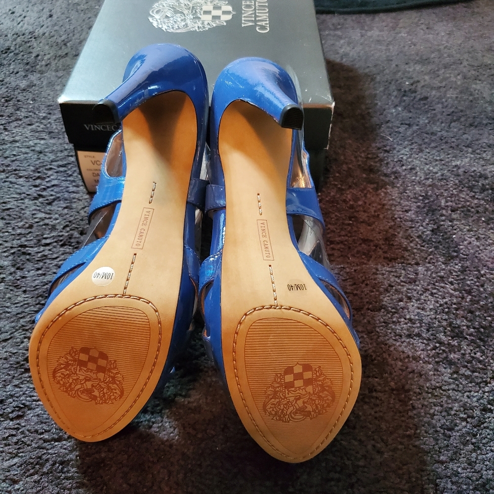 Heels - Picture 3 of 3